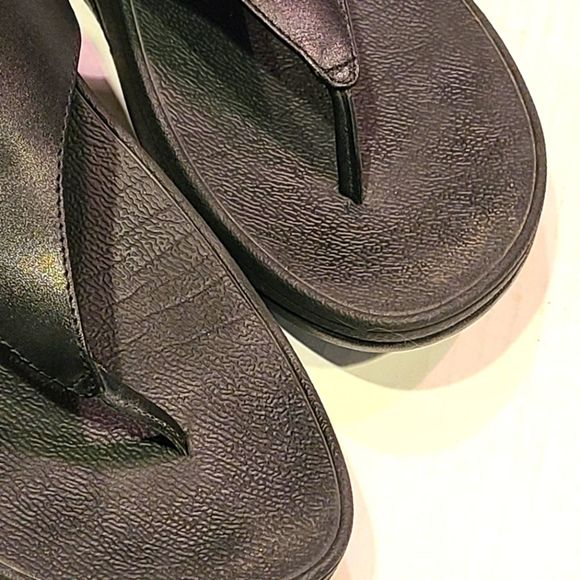 FitFlop Lulu Black Leather Sandal | 8 | EUC | MSRP $85 - Picture 9 of 9